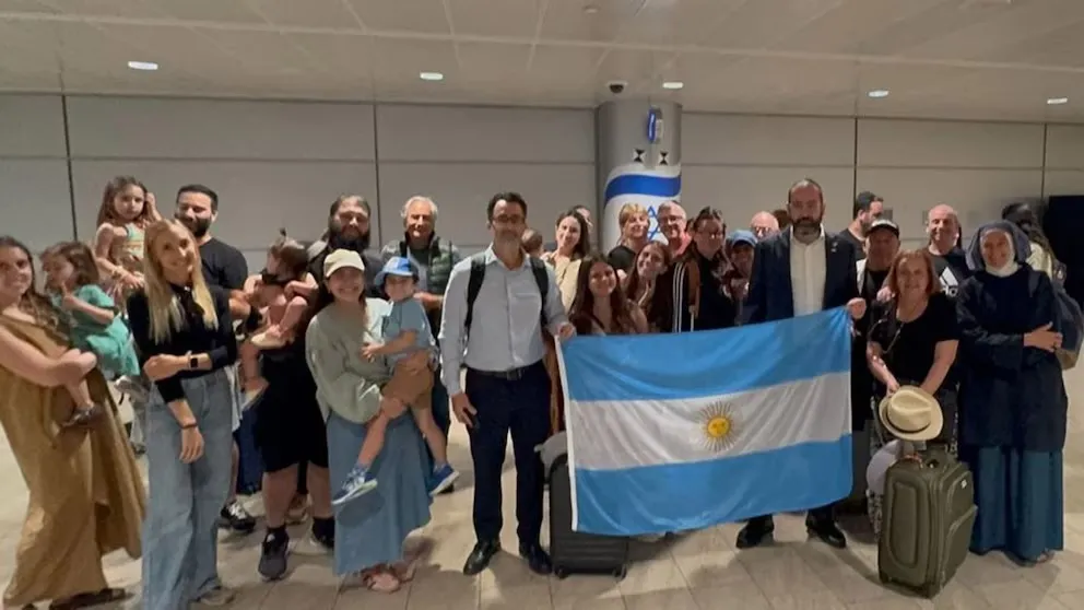 El Gobierno nacional evacuó a 250 argentinos varados en Israel por el conflicto con Irán